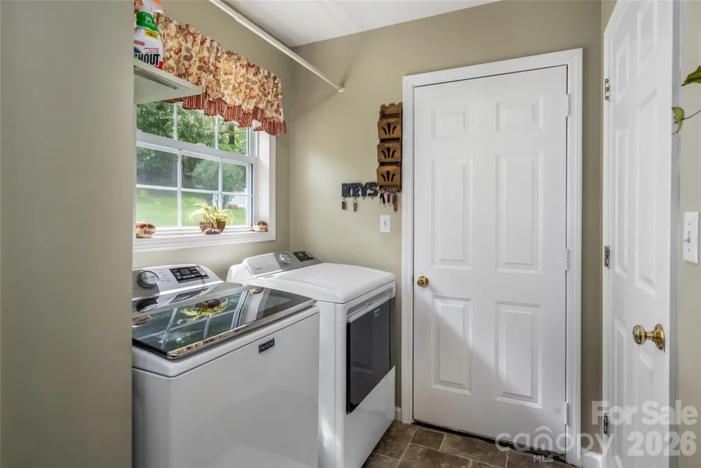 40 Meadow Drive Horse Shoe, NC 28742