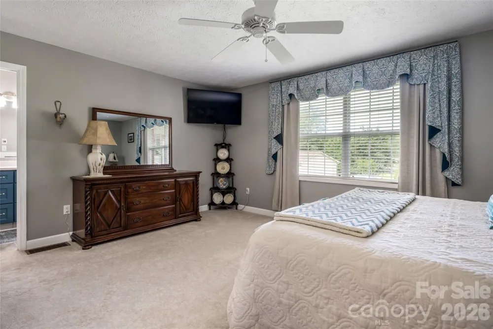 40 Meadow Drive Horse Shoe, NC 28742