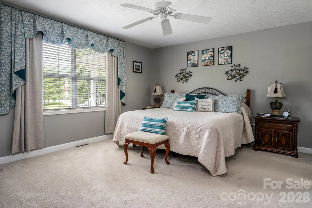 40 Meadow Drive Horse Shoe, NC 28742