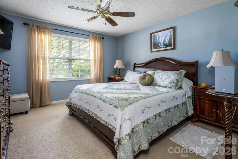 40 Meadow Drive Horse Shoe, NC 28742
