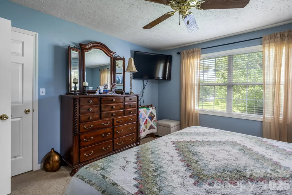 40 Meadow Drive Horse Shoe, NC 28742