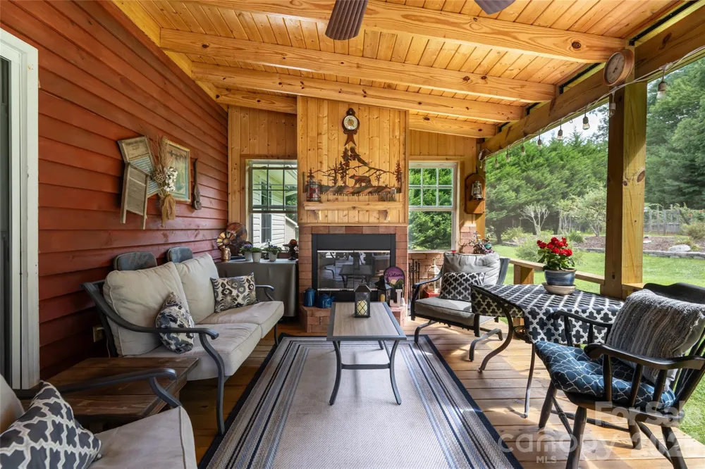 40 Meadow Drive Horse Shoe, NC 28742