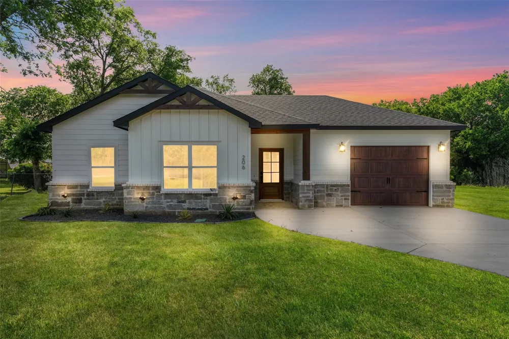 206 S Fm 308 Milford, TX 76670