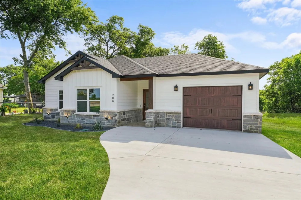 206 S Fm 308 Milford, TX 76670