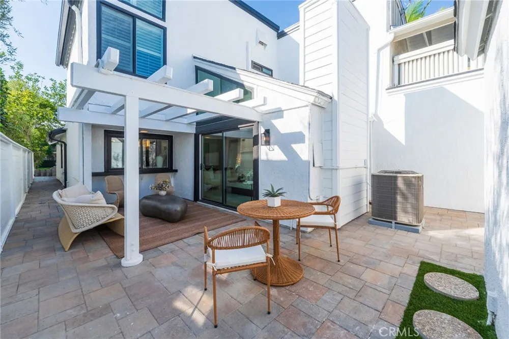 518 19th Huntington Beach, CA 92648