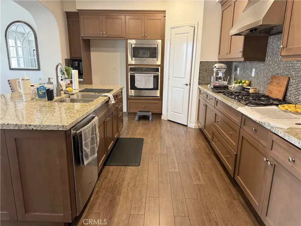 18682 Clubhouse Yorba Linda, CA 92886