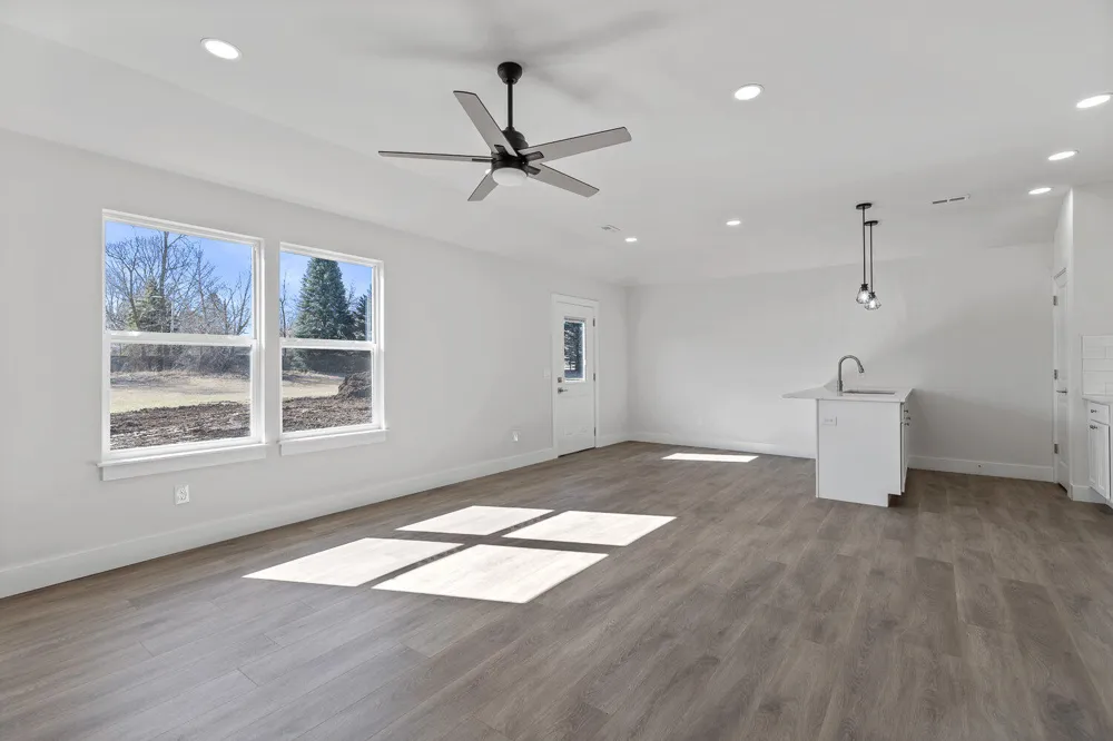835 W AVENUE Jackson, MI 49202