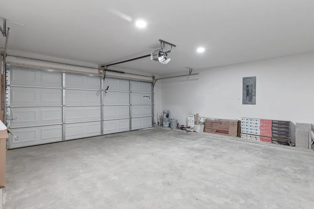 835 W AVENUE Jackson, MI 49202