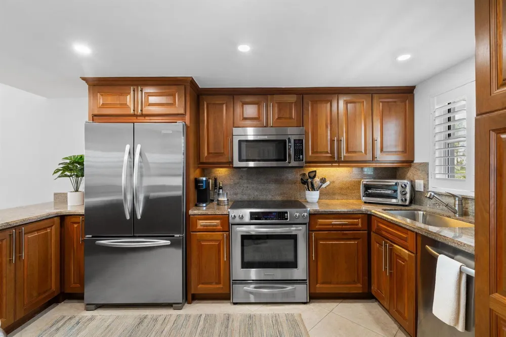 511 BAYSHORE DRIVE #408 Fort Lauderdale, FL 33304