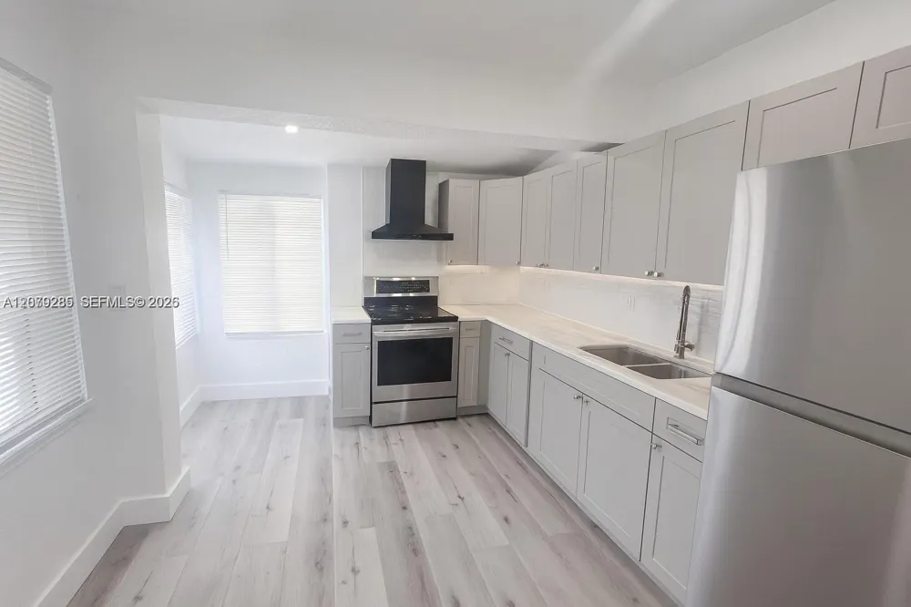 307 SW 15th St #1 Fort Lauderdale, FL 33315