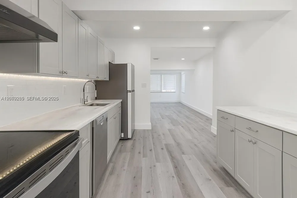 307 SW 15th St #1 Fort Lauderdale, FL 33315