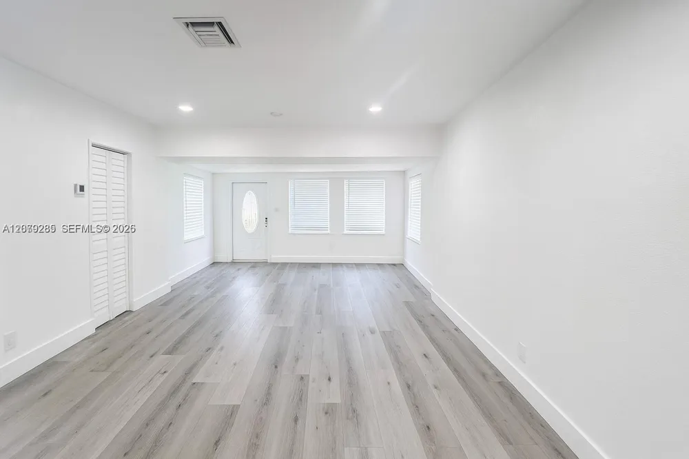 307 SW 15th St #1 Fort Lauderdale, FL 33315