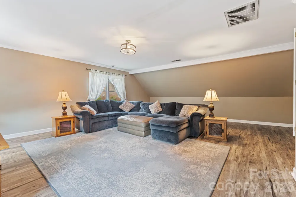 1006 Chelsea Place Matthews, NC 28105