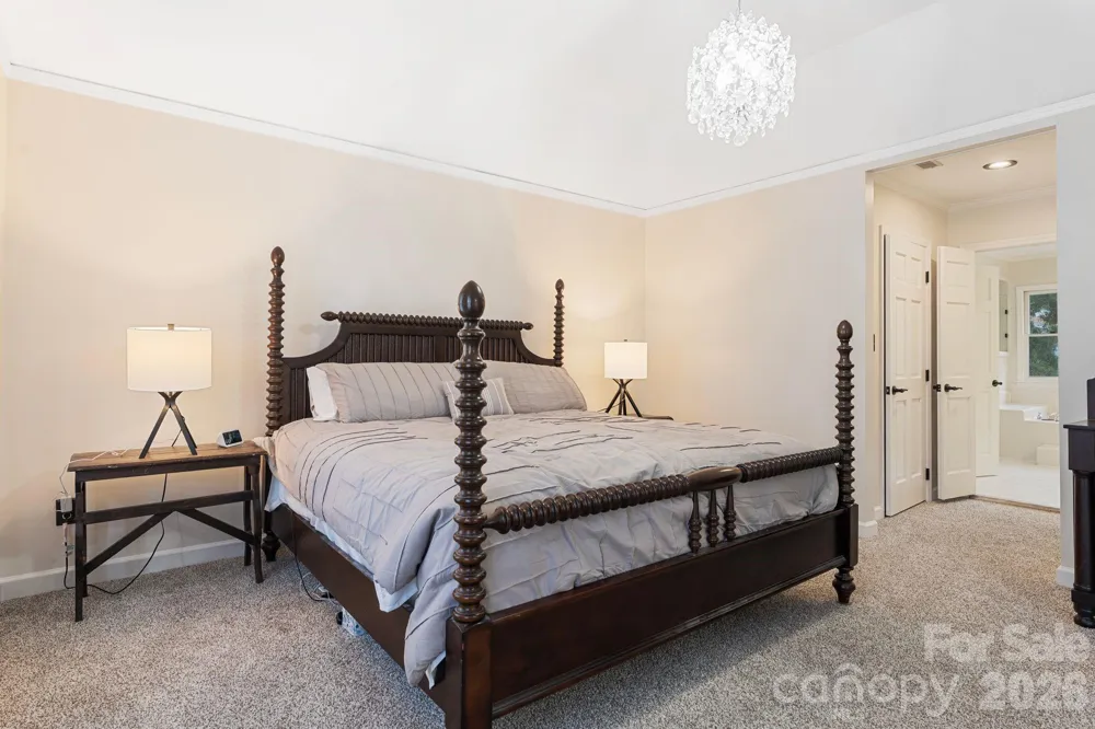 1006 Chelsea Place Matthews, NC 28105