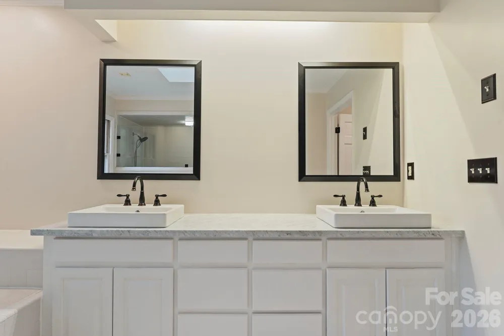1006 Chelsea Place Matthews, NC 28105