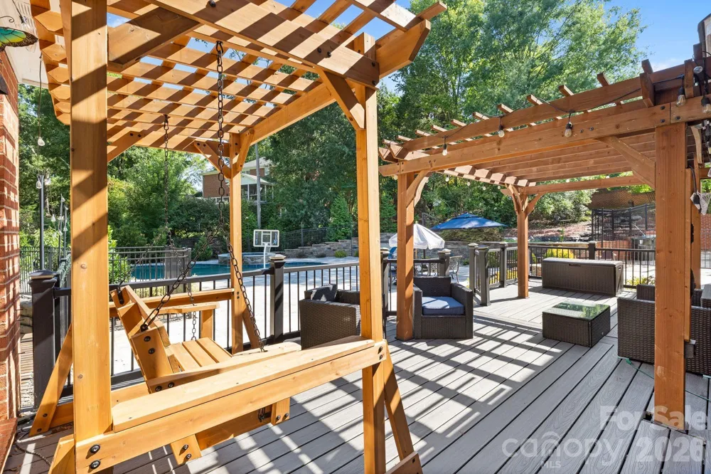 1006 Chelsea Place Matthews, NC 28105