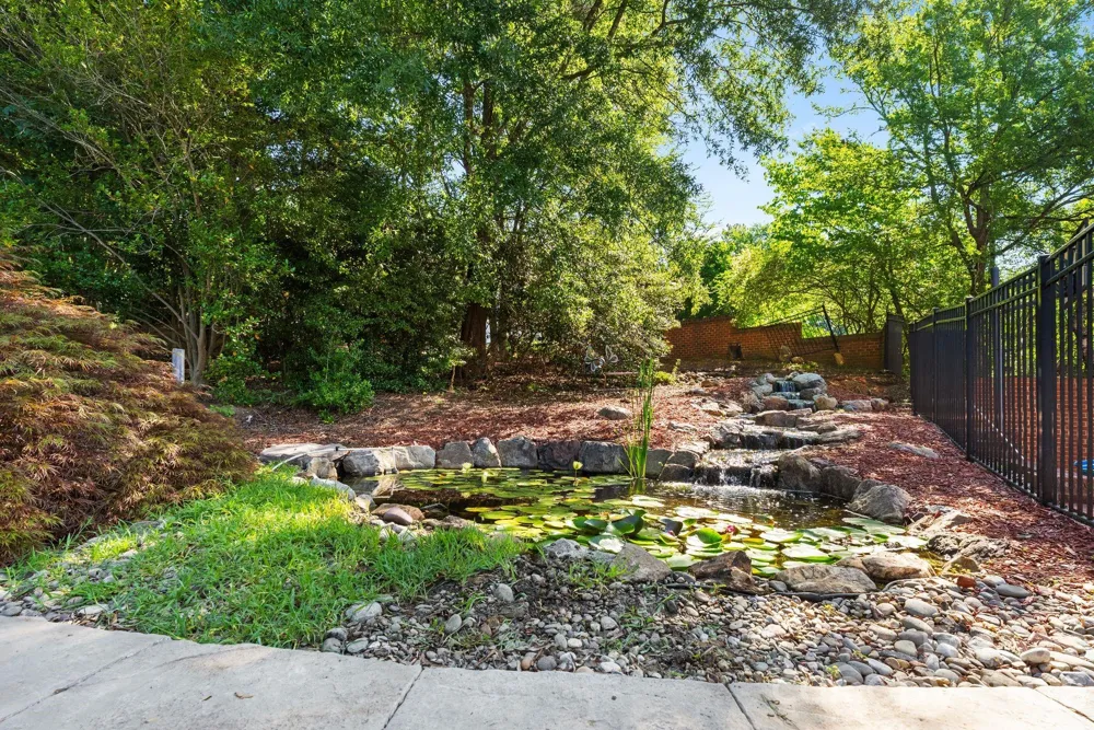1006 Chelsea Place Matthews, NC 28105
