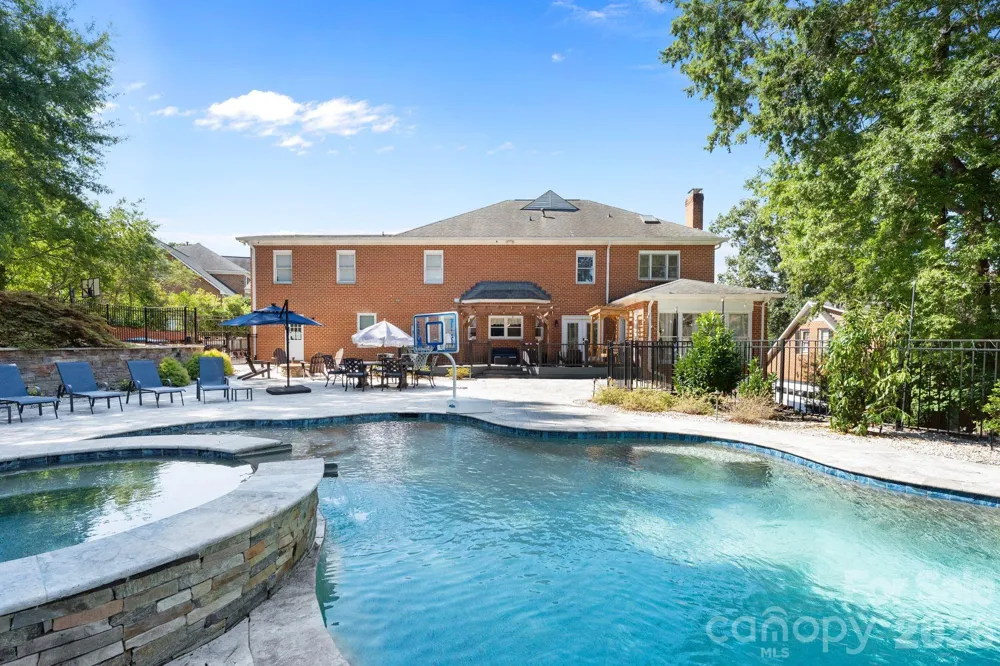 1006 Chelsea Place Matthews, NC 28105