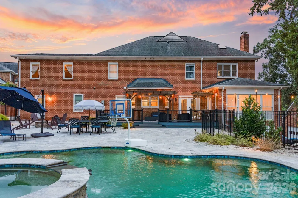 1006 Chelsea Place Matthews, NC 28105