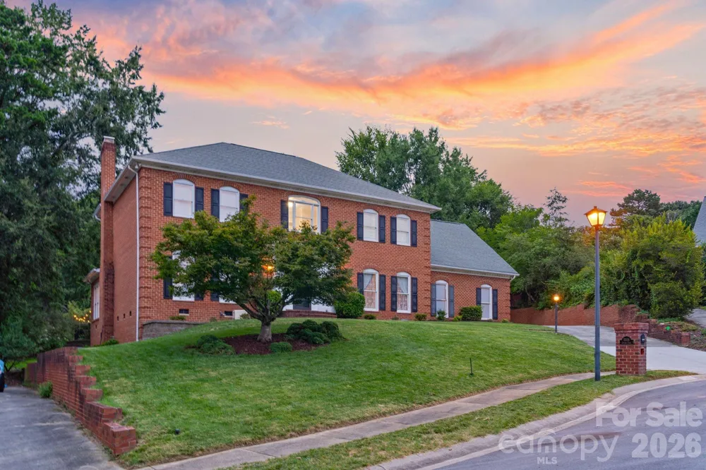 1006 Chelsea Place Matthews, NC 28105