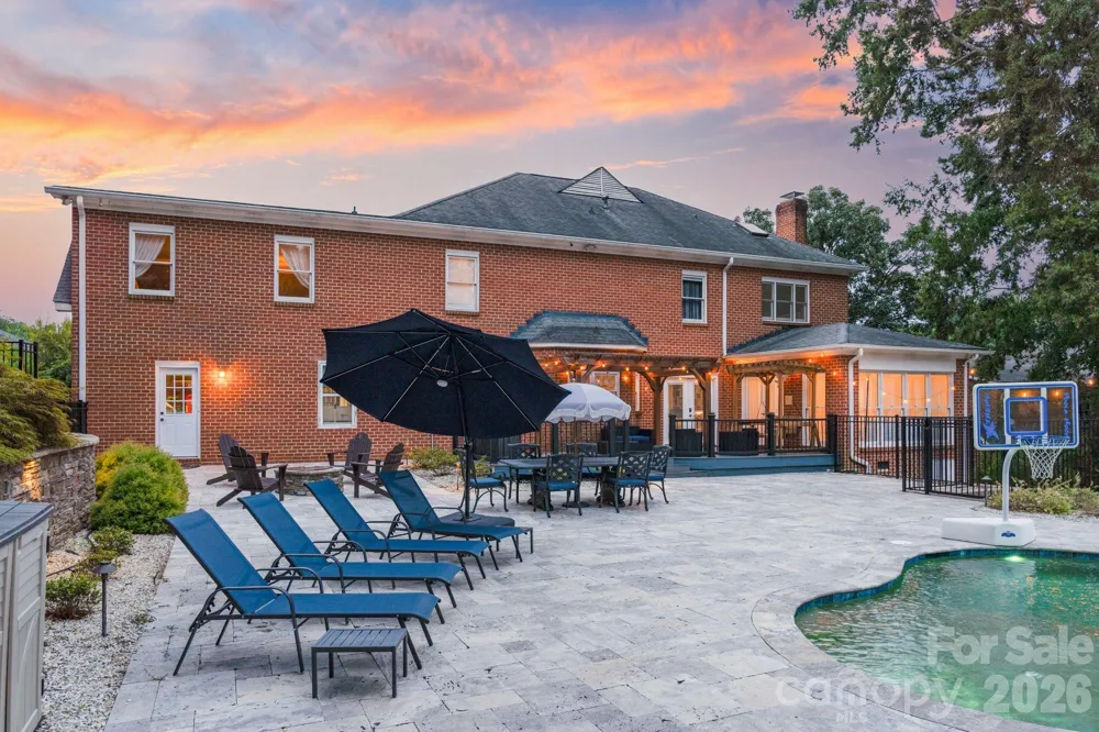 1006 Chelsea Place Matthews, NC 28105