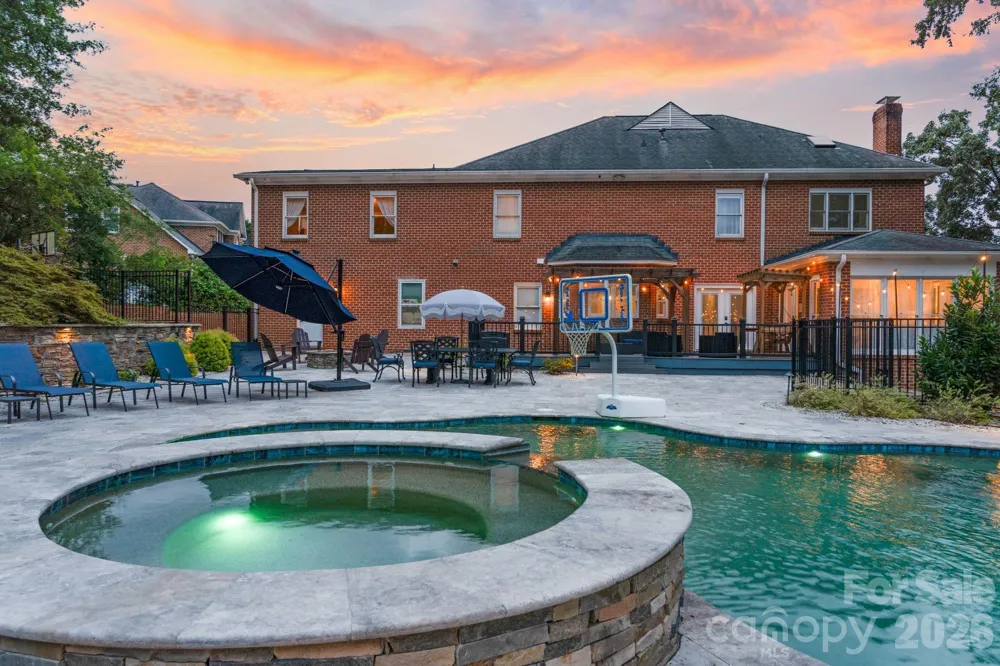1006 Chelsea Place Matthews, NC 28105