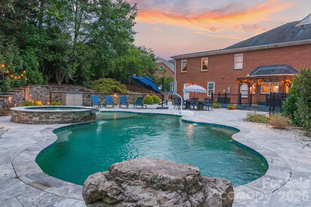 1006 Chelsea Place Matthews, NC 28105