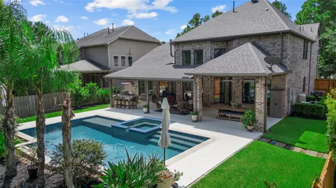 121 Hunter Hollow Place