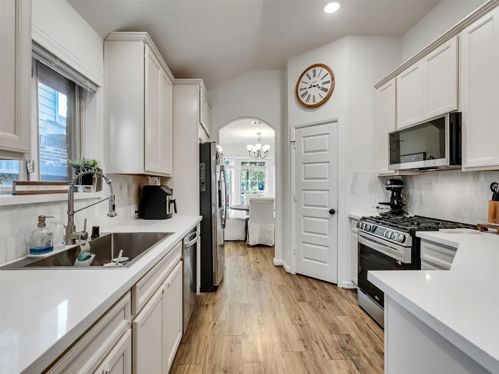 4827 Ladona Court League City, TX 77573