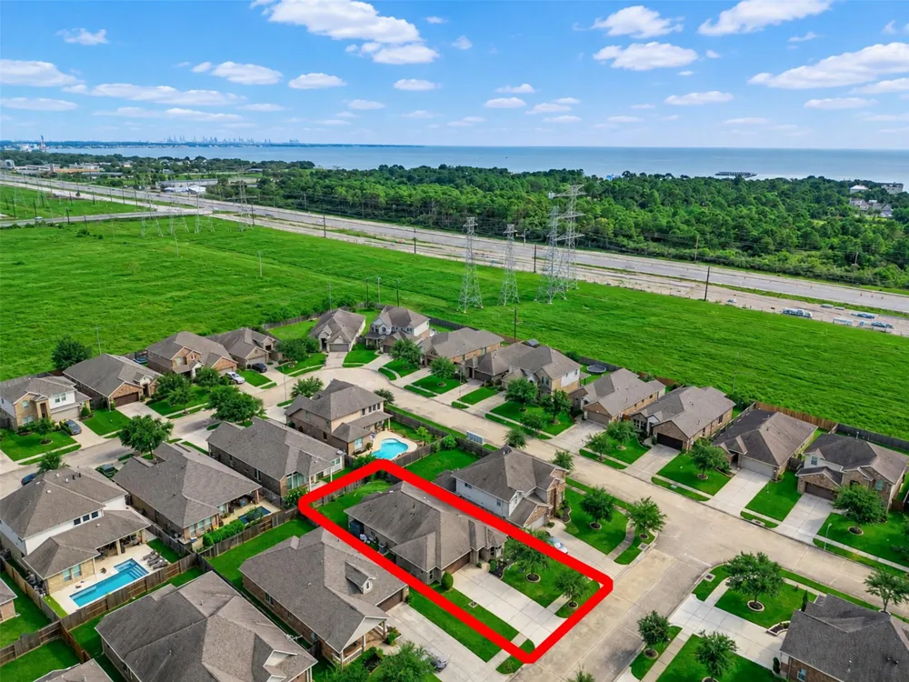 4827 Ladona Court League City, TX 77573