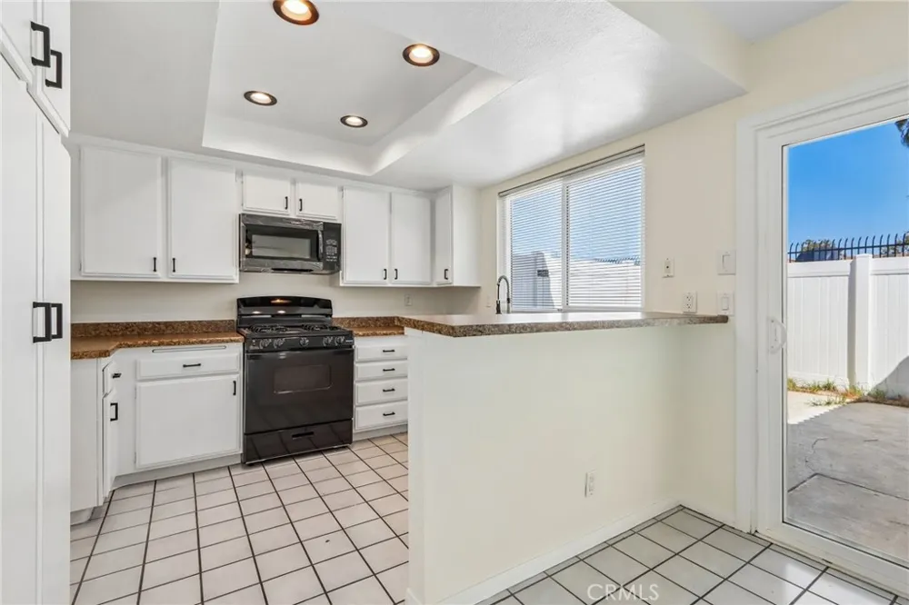 330 King Court Hemet, CA 92543