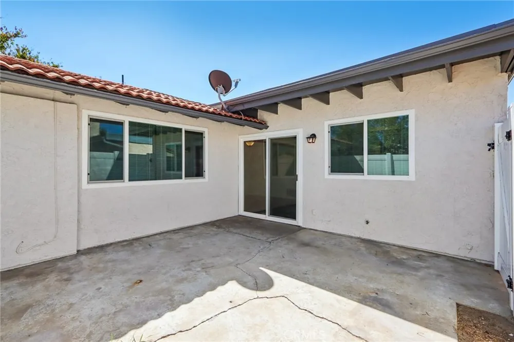 330 King Court Hemet, CA 92543