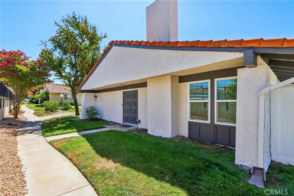 330 King Court Hemet, CA 92543