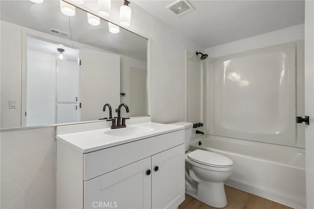 330 King Court Hemet, CA 92543