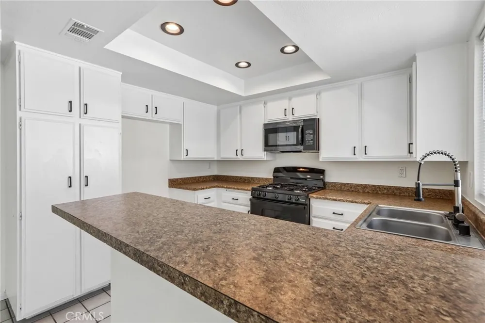 330 King Court Hemet, CA 92543