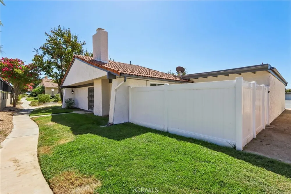330 King Court Hemet, CA 92543