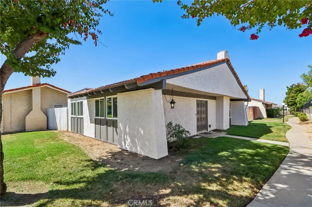 330 King Court Hemet, CA 92543