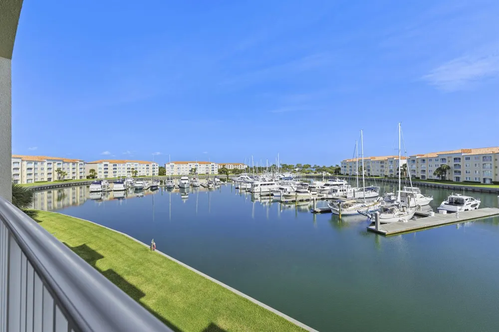 16 Harbour Isle Drive W #302 Fort Pierce, FL 34949