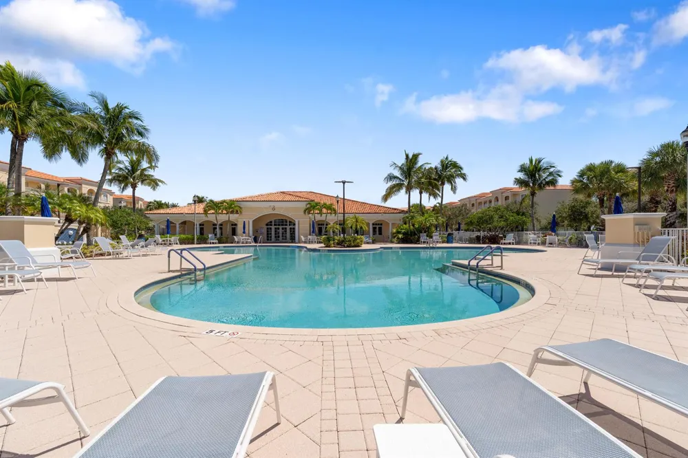 16 Harbour Isle Drive W #302 Fort Pierce, FL 34949