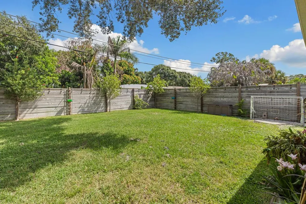 7506 KENWOOD ROAD Fort Pierce, FL 34951