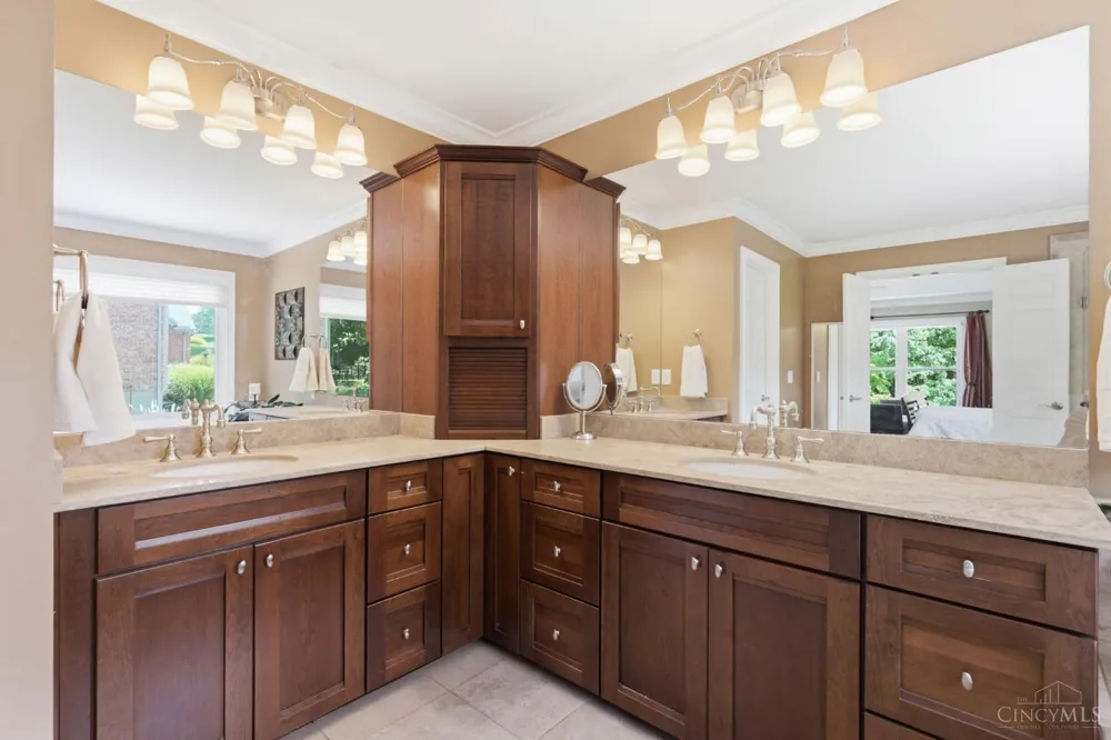8188 Wycliffe Drive Anderson, OH 45244