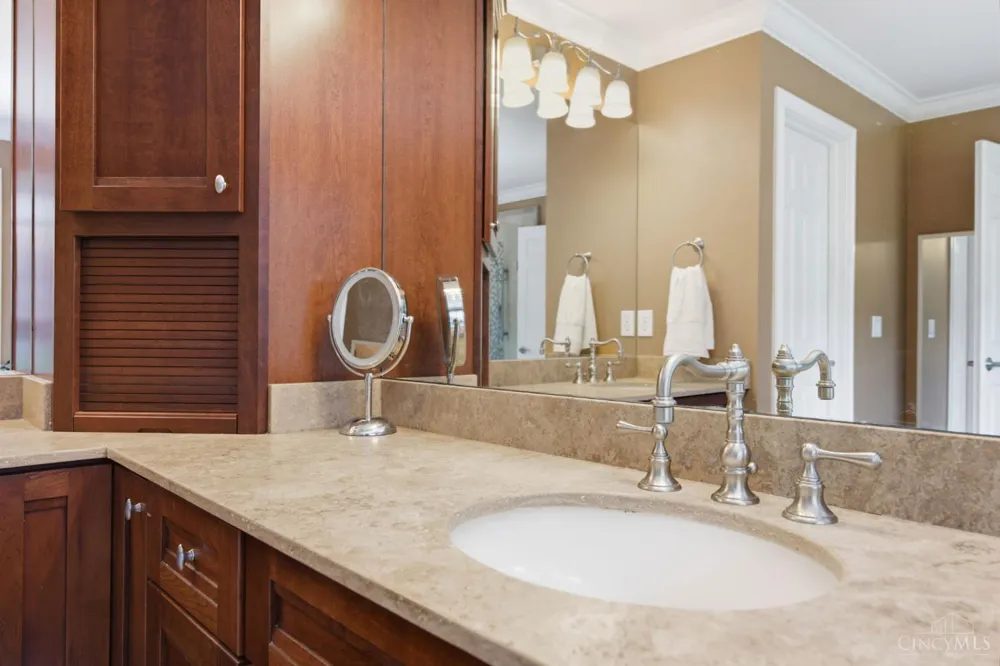 8188 Wycliffe Drive Anderson, OH 45244