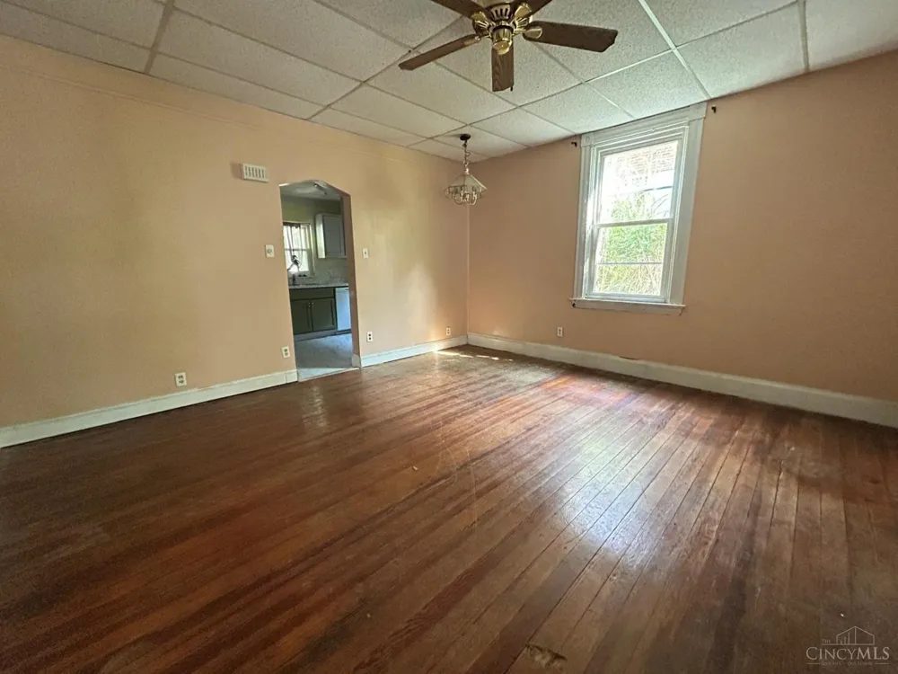 3958 Washington Avenue Cheviot, OH 45211