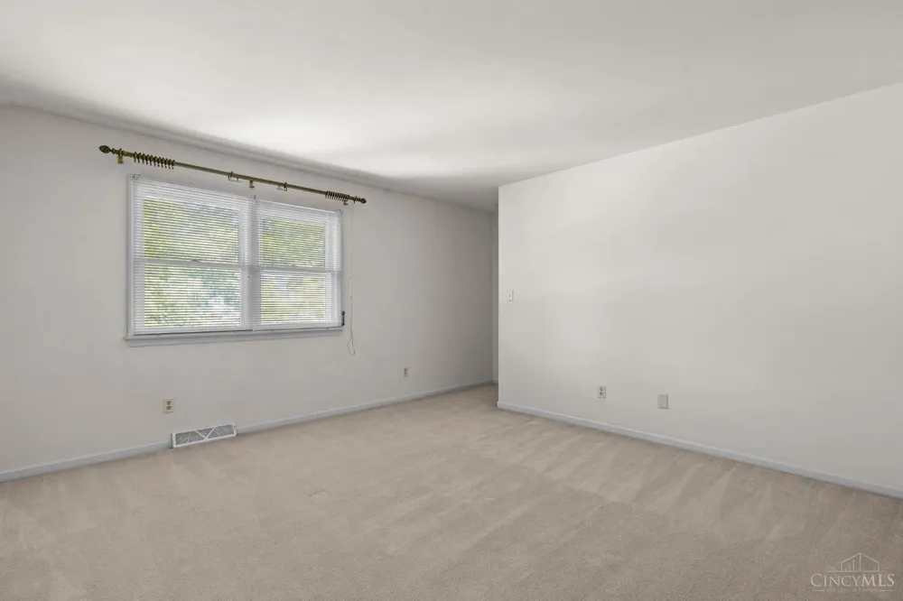 5277 Gabbard Drive St Clair, OH 45067