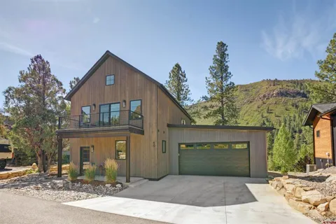 46 Larkspur Street