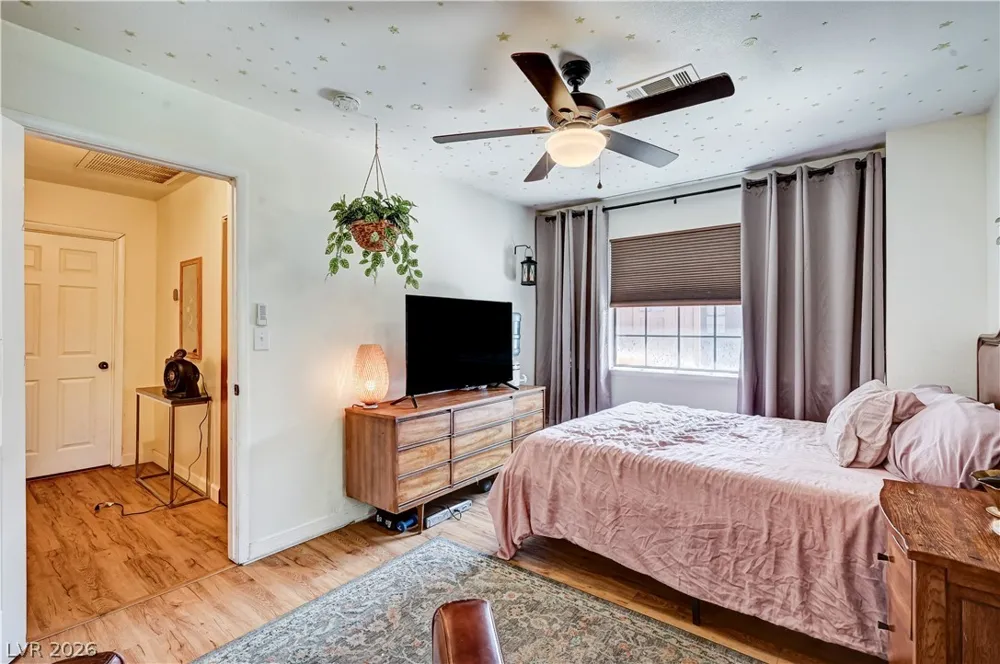 5889 Laredo Street Las Vegas, NV 89146