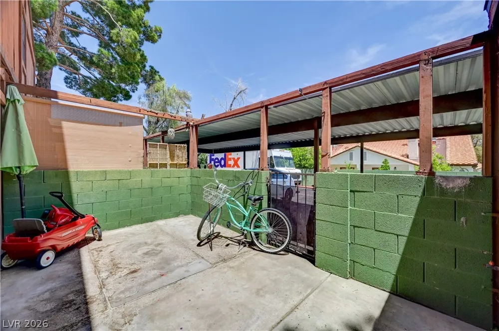 5889 Laredo Street Las Vegas, NV 89146