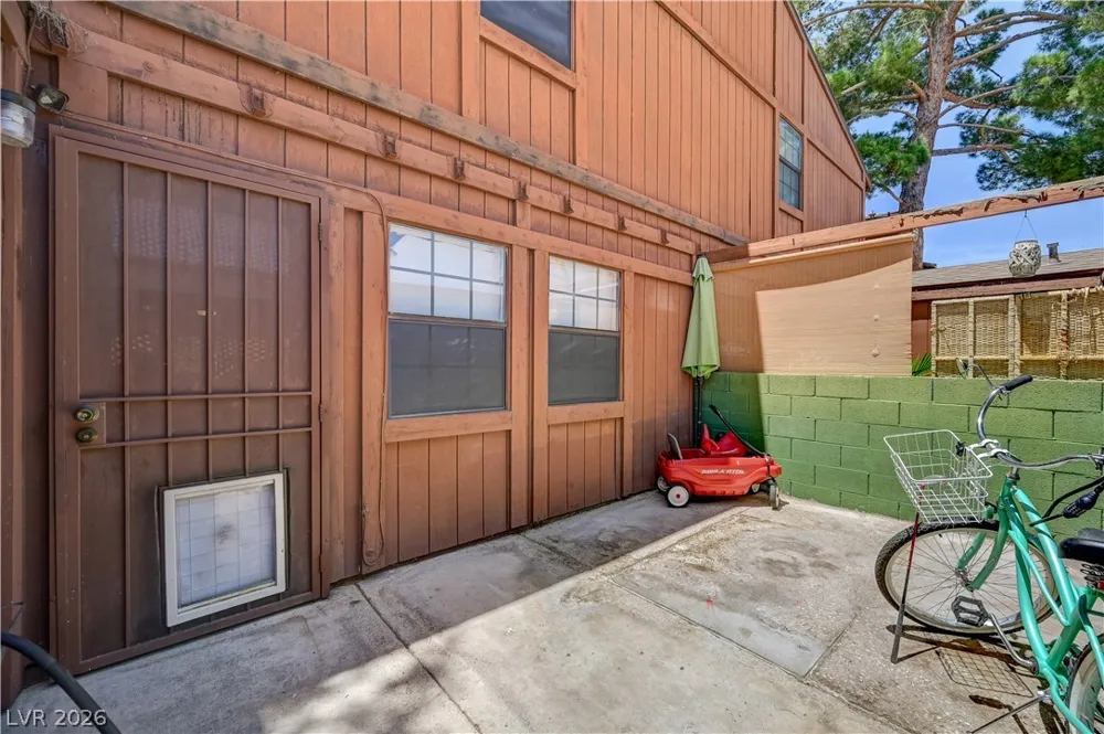 5889 Laredo Street Las Vegas, NV 89146
