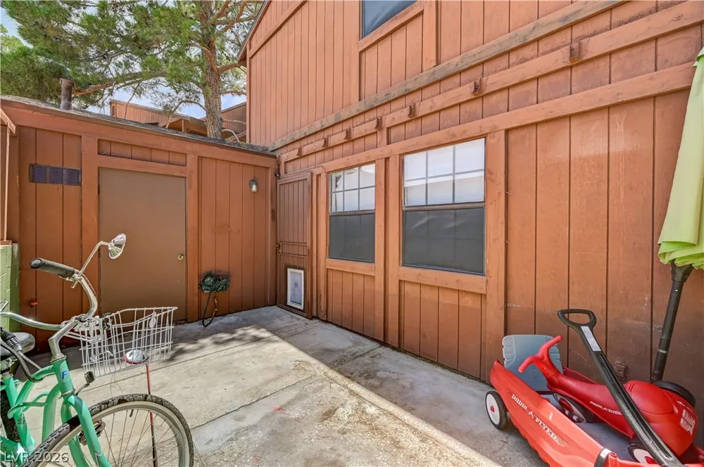 5889 Laredo Street Las Vegas, NV 89146
