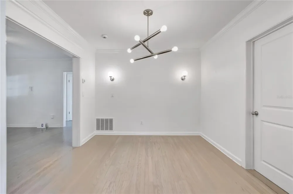 2102 HARRISON AVENUE Orlando, FL 32804